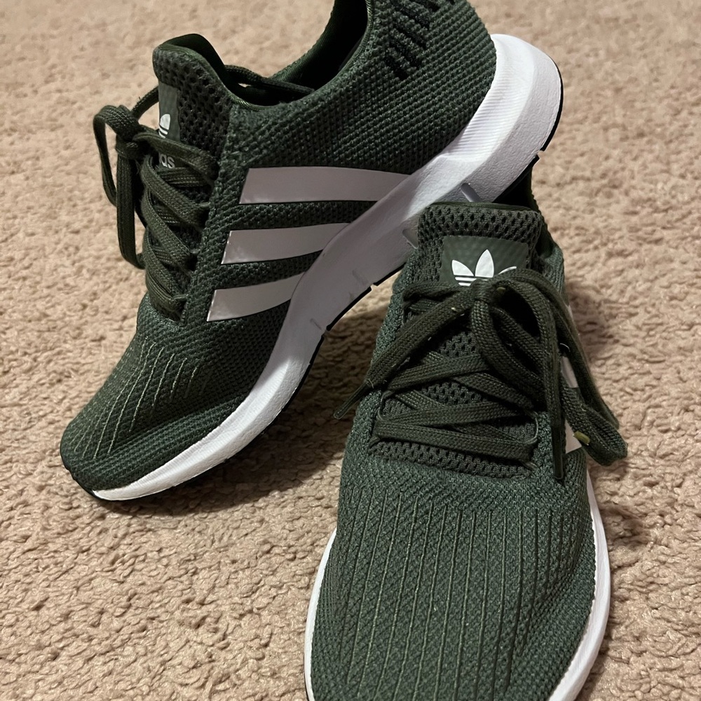 Adidas Tennis Shoes Green Size 6.5